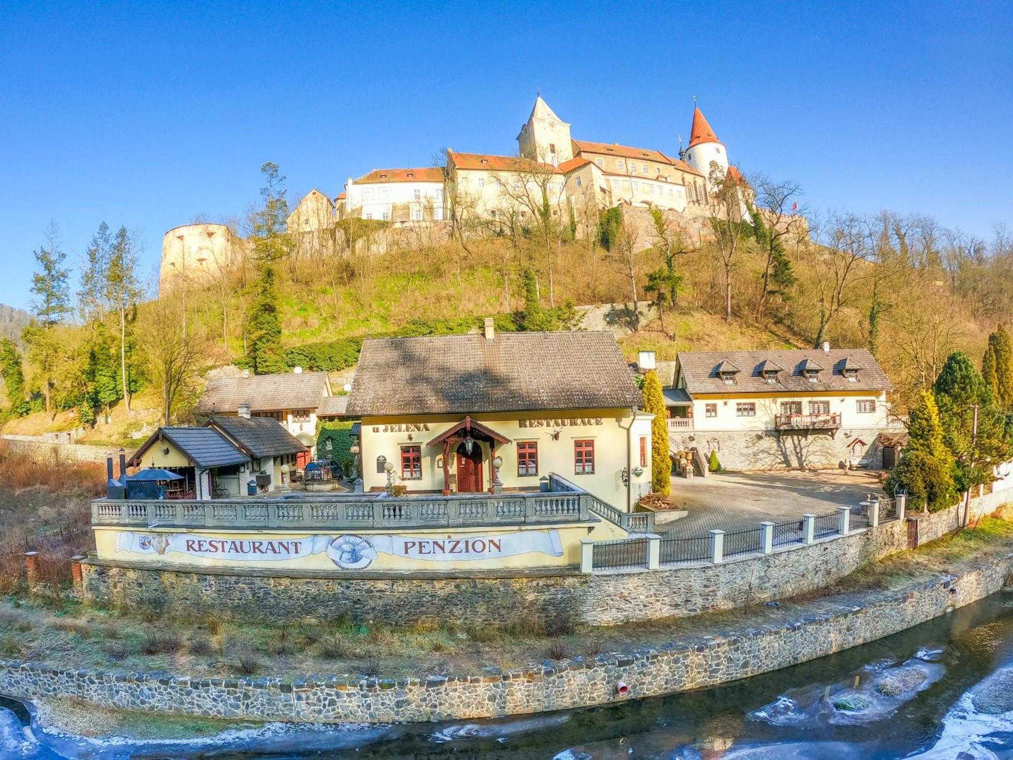 Resort U Jelena Křivoklát المظهر الخارجي الصورة