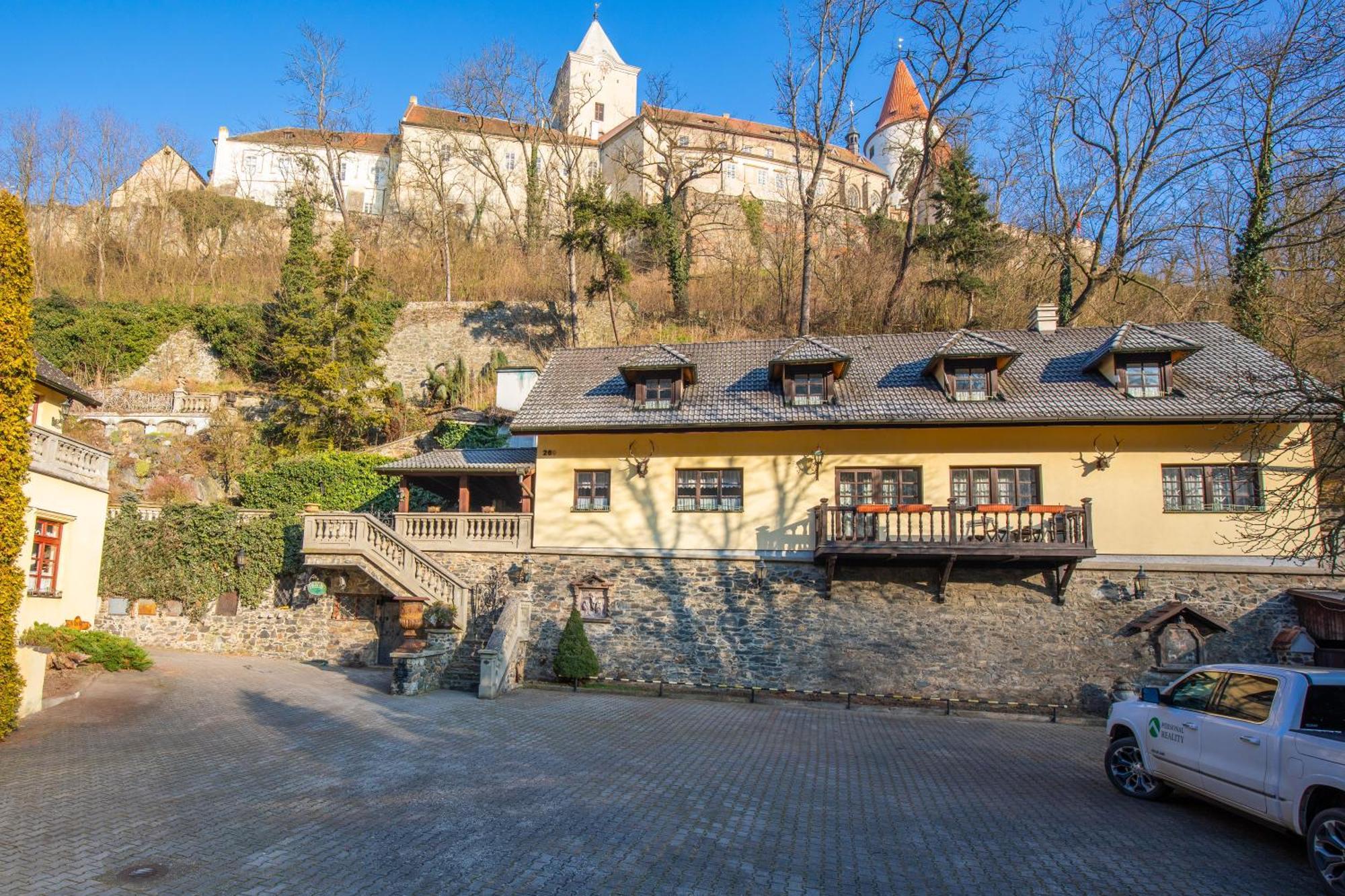 Resort U Jelena Křivoklát المظهر الخارجي الصورة