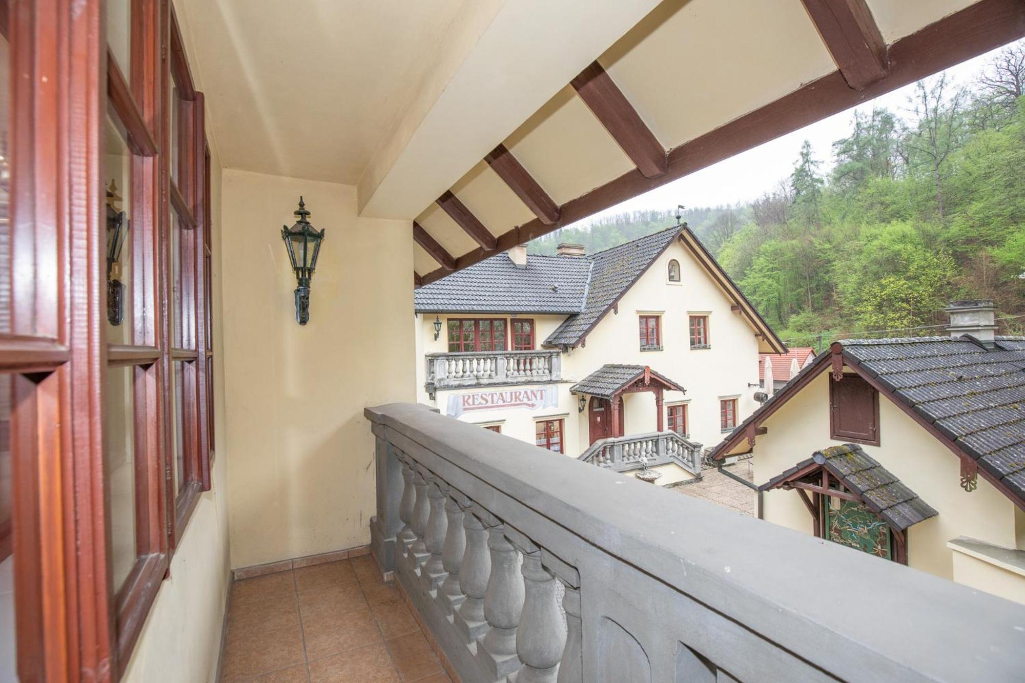 Resort U Jelena Křivoklát المظهر الخارجي الصورة