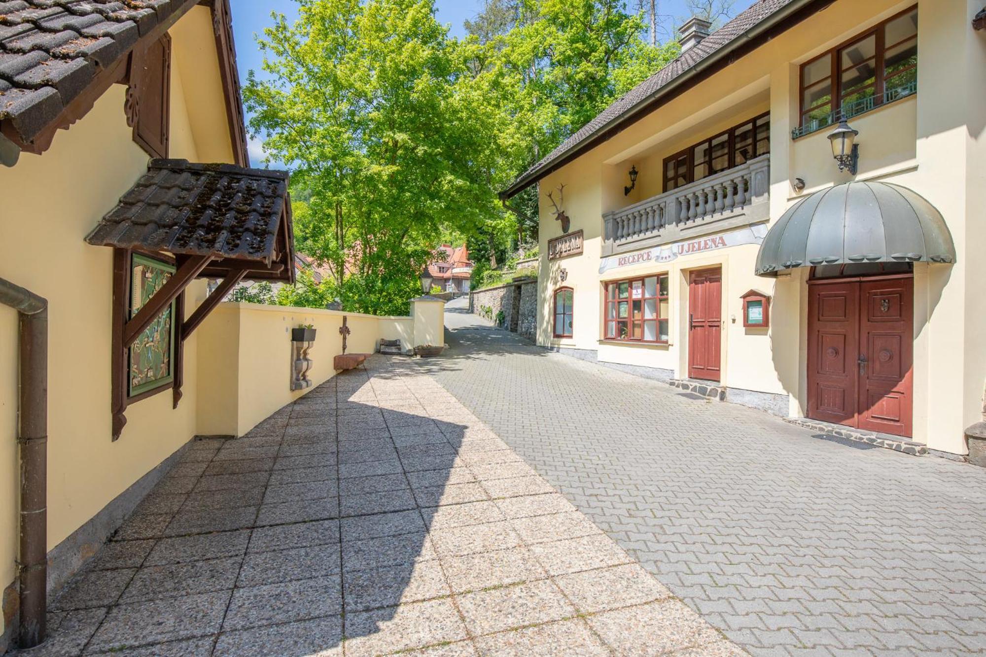 Resort U Jelena Křivoklát المظهر الخارجي الصورة