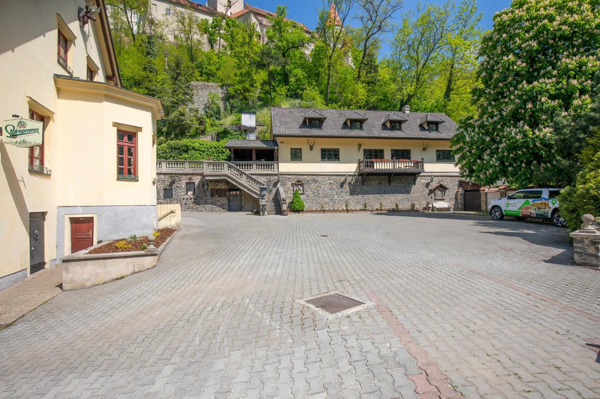 Resort U Jelena Křivoklát المظهر الخارجي الصورة