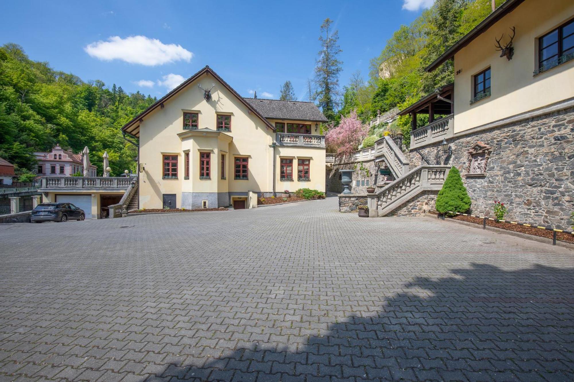 Resort U Jelena Křivoklát المظهر الخارجي الصورة
