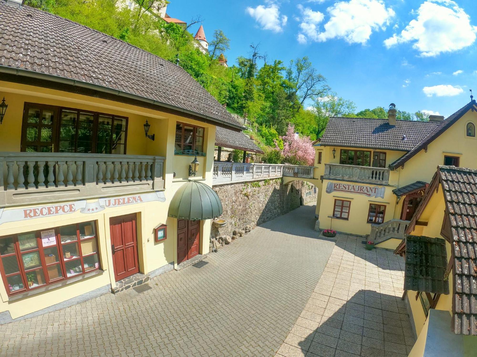 Resort U Jelena Křivoklát المظهر الخارجي الصورة